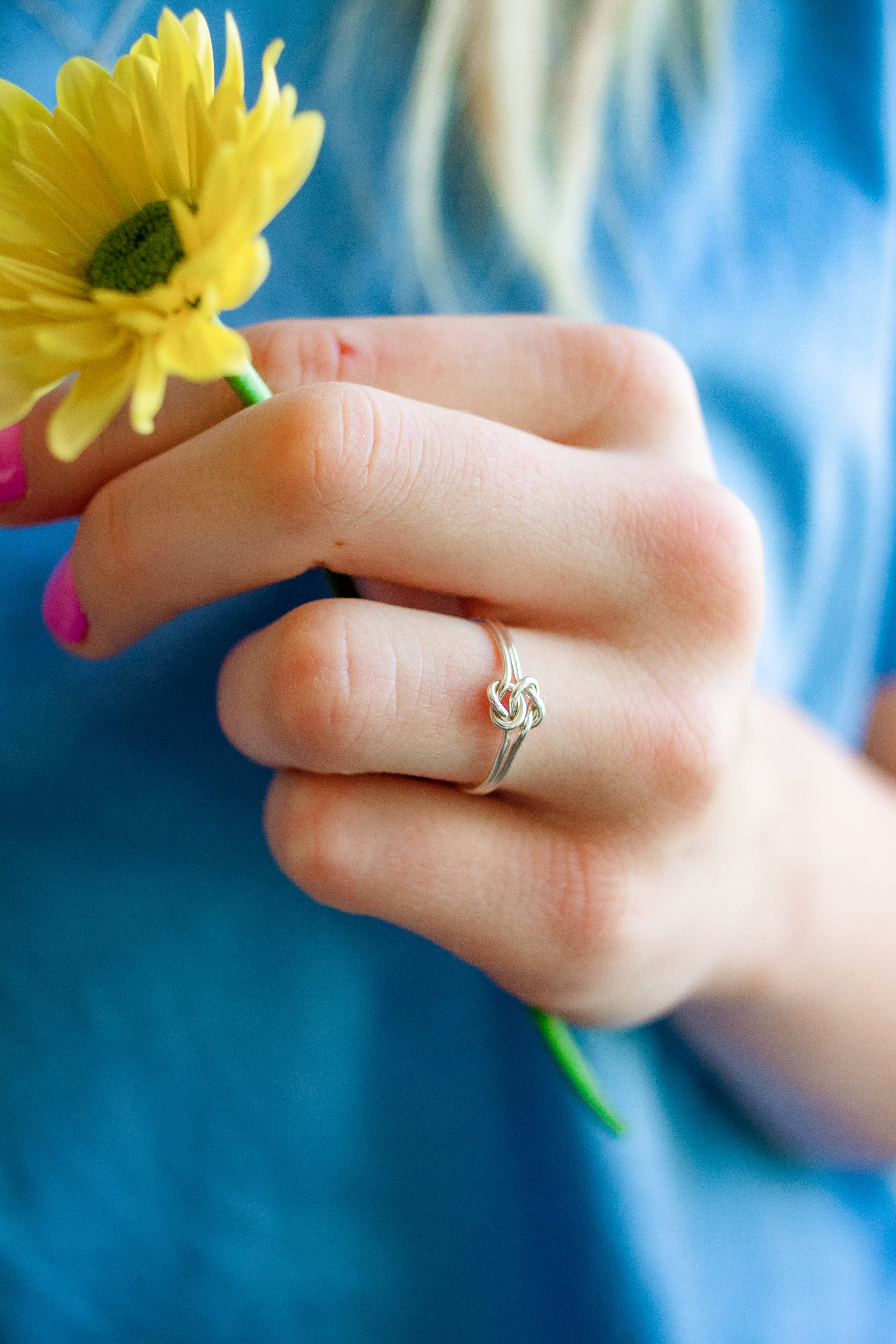 Twin knots ring